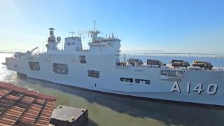 Esforço de Guerra: maior navio de guerra da América Latina chega ao RS, no Porto de Rio Grande