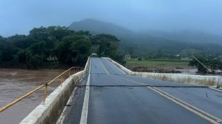 Ponte sobre o Rio Caí, no km 174 da BR-116, entre Nova Petrópolis e Caxias do Sul, permanecerá bloqueada