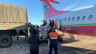 7 mil cobertores comprados com recursos de doações via pix do SOS RS chegam ao Estado