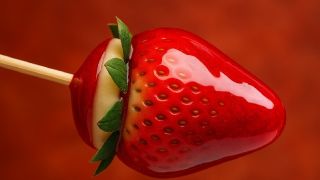 “Morango do Amor”, febre viral que está conquistando o Brasil: receita, origem e impacto nas confeitarias